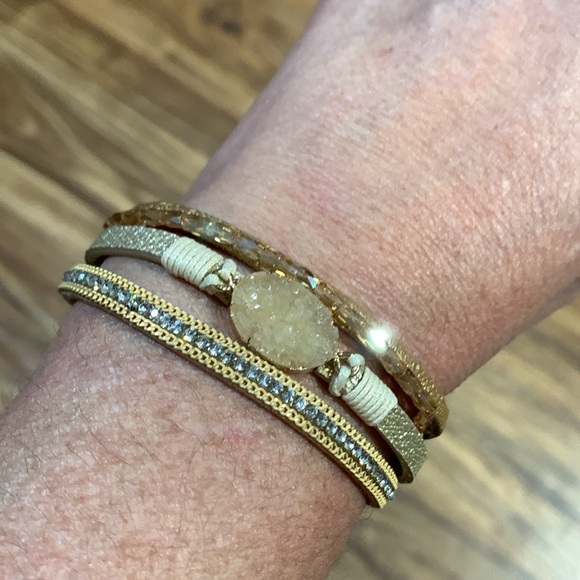 Gorgeous 5 strand bracelet* - Picture 2 of 6